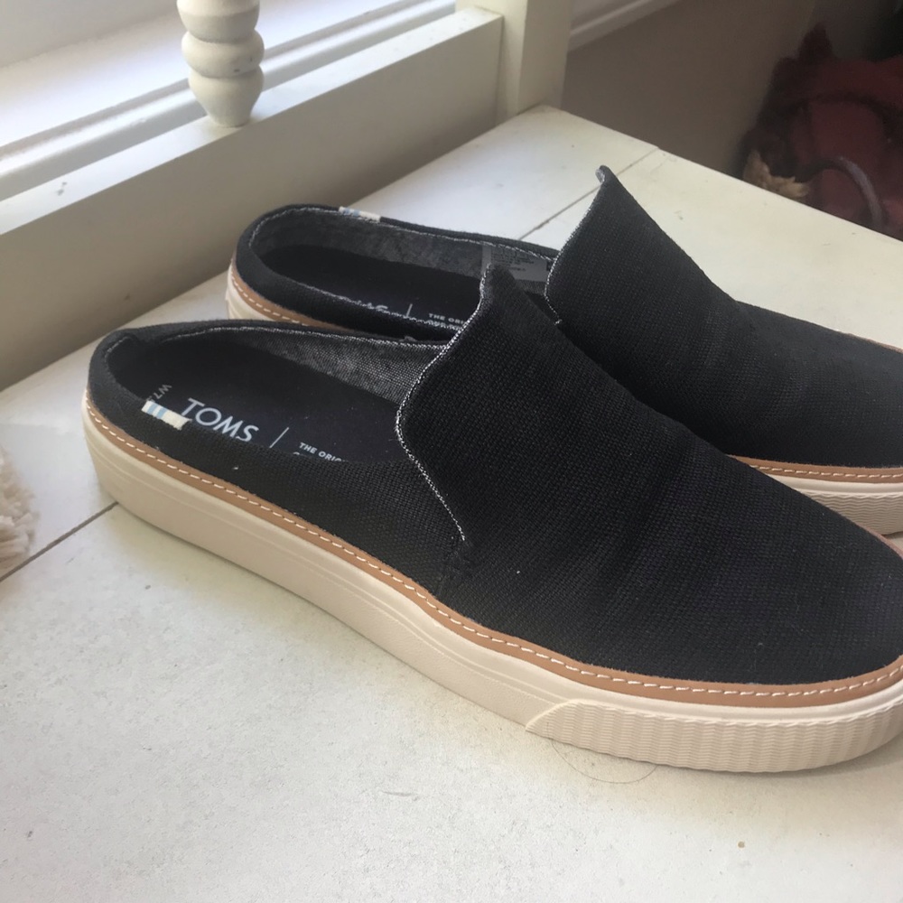 Toms Sunrise Slip on sneaker, black canvas 7.5